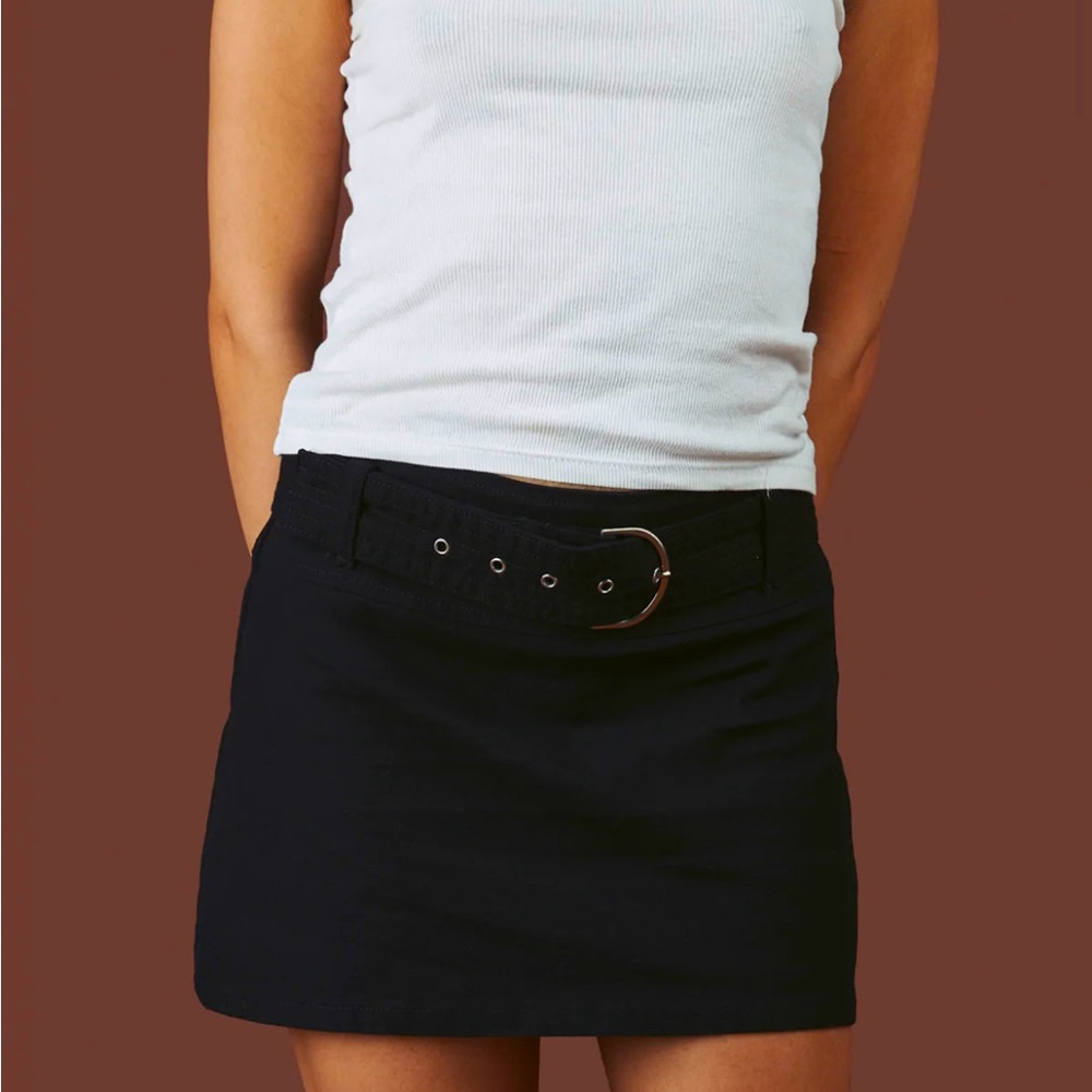 NWT UNIF Gab Skirt Black L $88